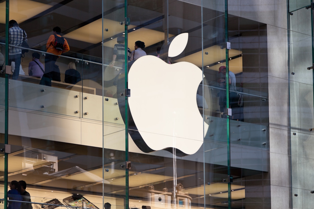Apple's Mysterious New Headset is Only a Year Away | The Motley Fool 1 Apple's Mysterious New Headset is Only a Year Away | The Motley Fool