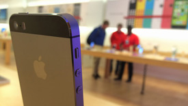Apple Investors Should Keep Their Eyes on the Ball