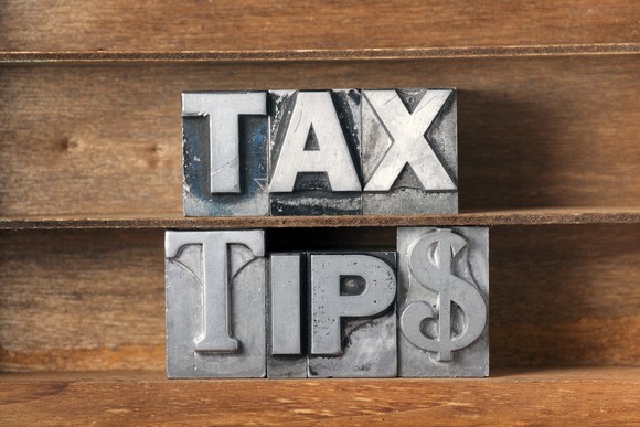 Tax Tips Lower Taxes Irs Retirement Deduction Credit Itemize
