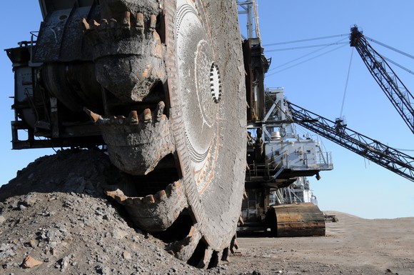 Equipment mining for oil sands