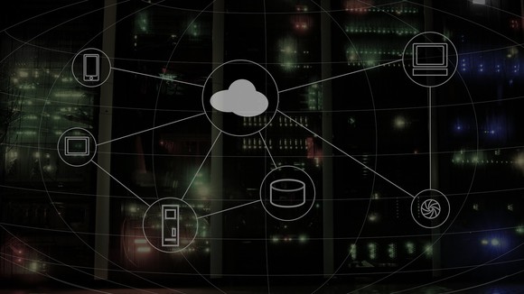 Cloud computing image connecting to various devices.