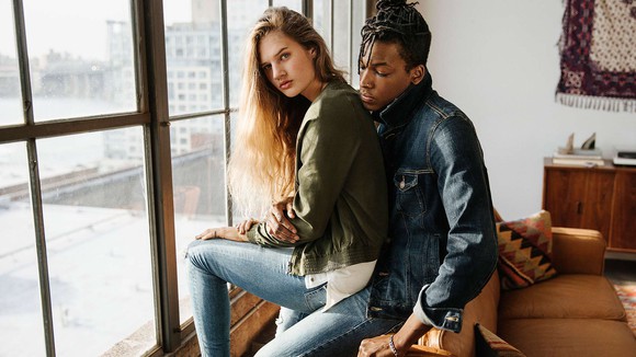 An AEO ad featuring a female and male model.