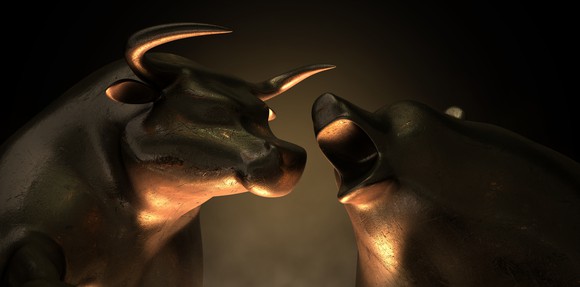 Bull And Bear Market Statues.