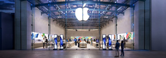 Apple store in Santa Monica.