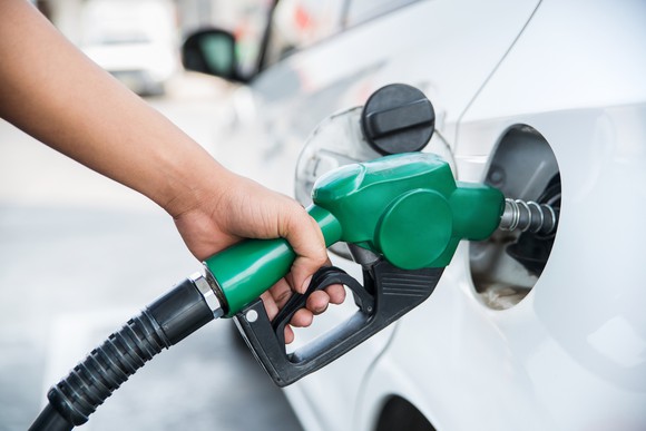 Filling up gas