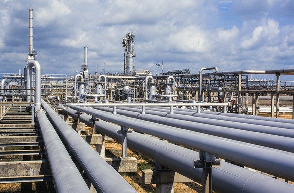 Natural gas pipeline and plant
