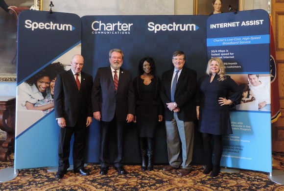 Charter presentation to help customers with internet access.