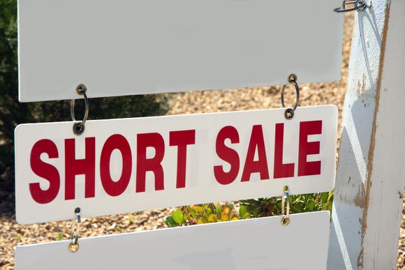 Short sale sign