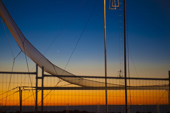 Trapeze safety net