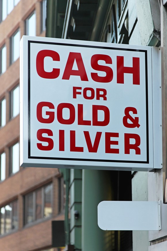 Sign that says "cash for gold and silver."