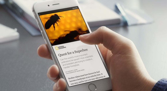 Person viewing an Instant Article in Facebook app
