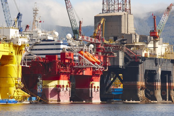 Offshore drilling rigs at port