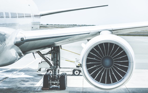 Front view of the left side of an aircraft, highlighting the engine.