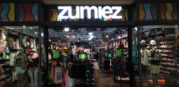 Zumiez store front