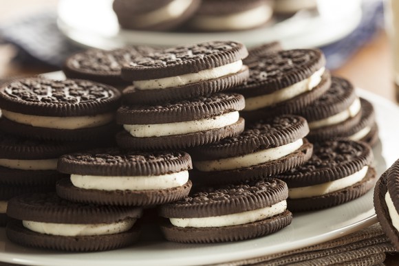 Plate of chocolate cookies with cream filling