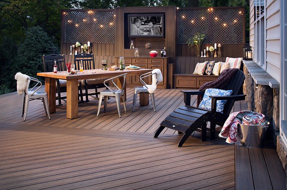 An outdoor deck featuring Trex decking.