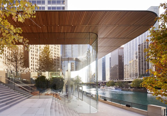 Apple Store in Chicago on Michigan Avenue