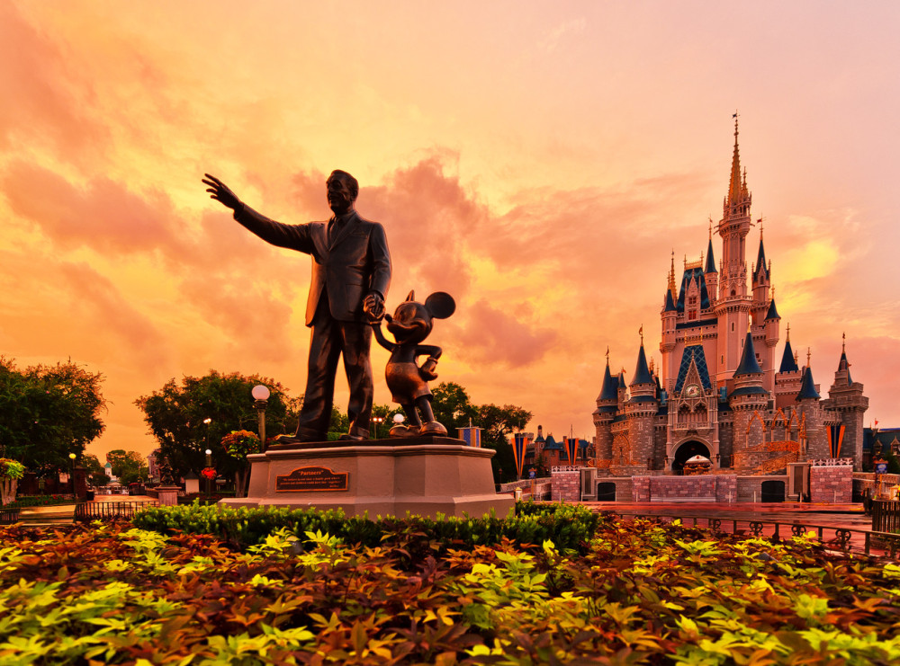 02-walt-mickey-disney-world-1000x741