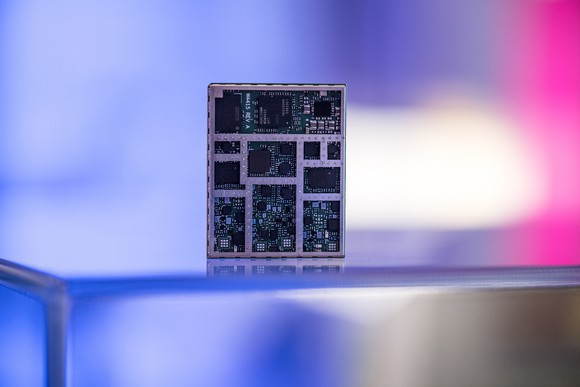 A Qualcomm gigabit LTE chip for automotive.