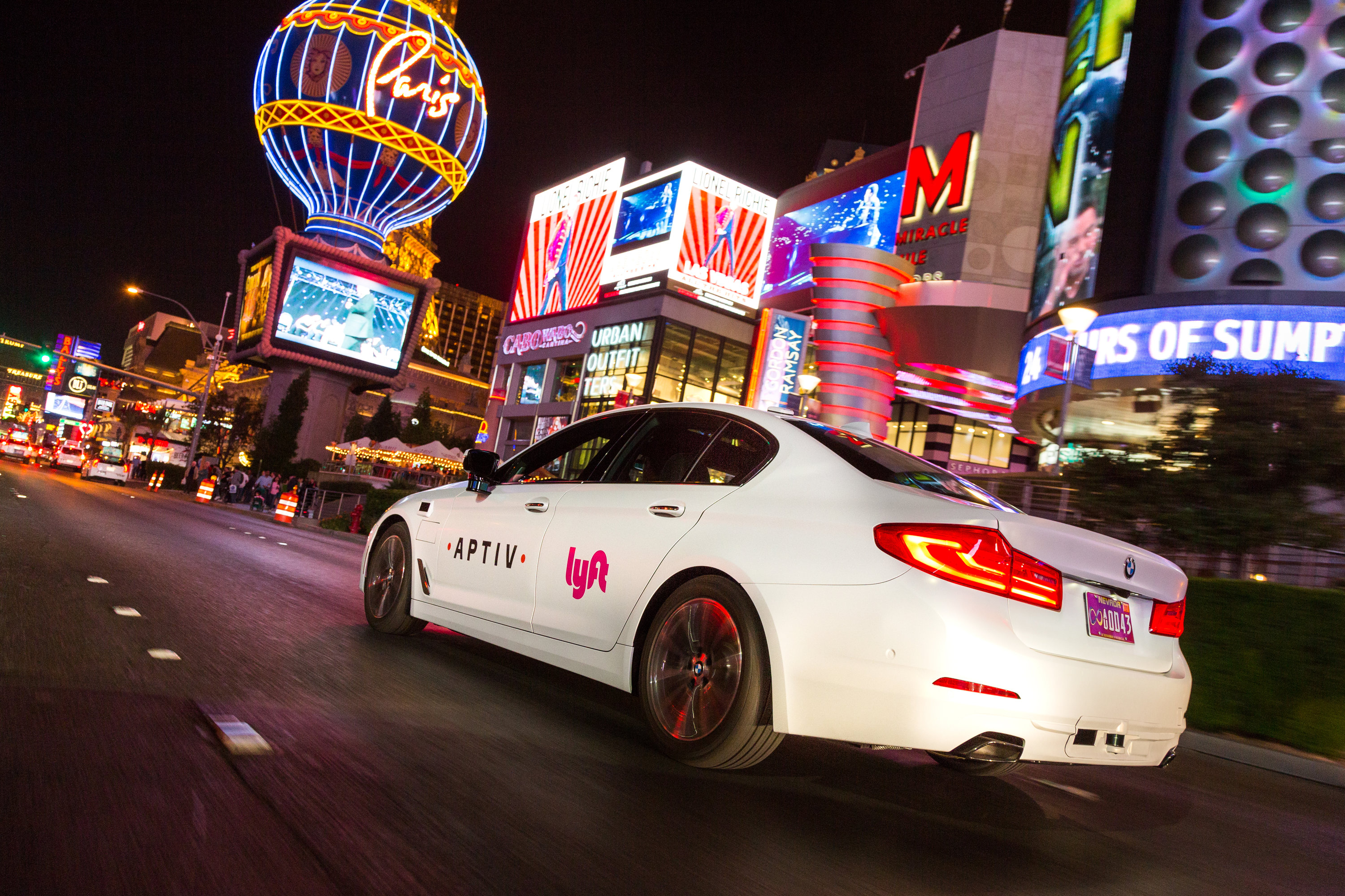 Aptiv and Lyft partnered vehicle driving in Las Vegas