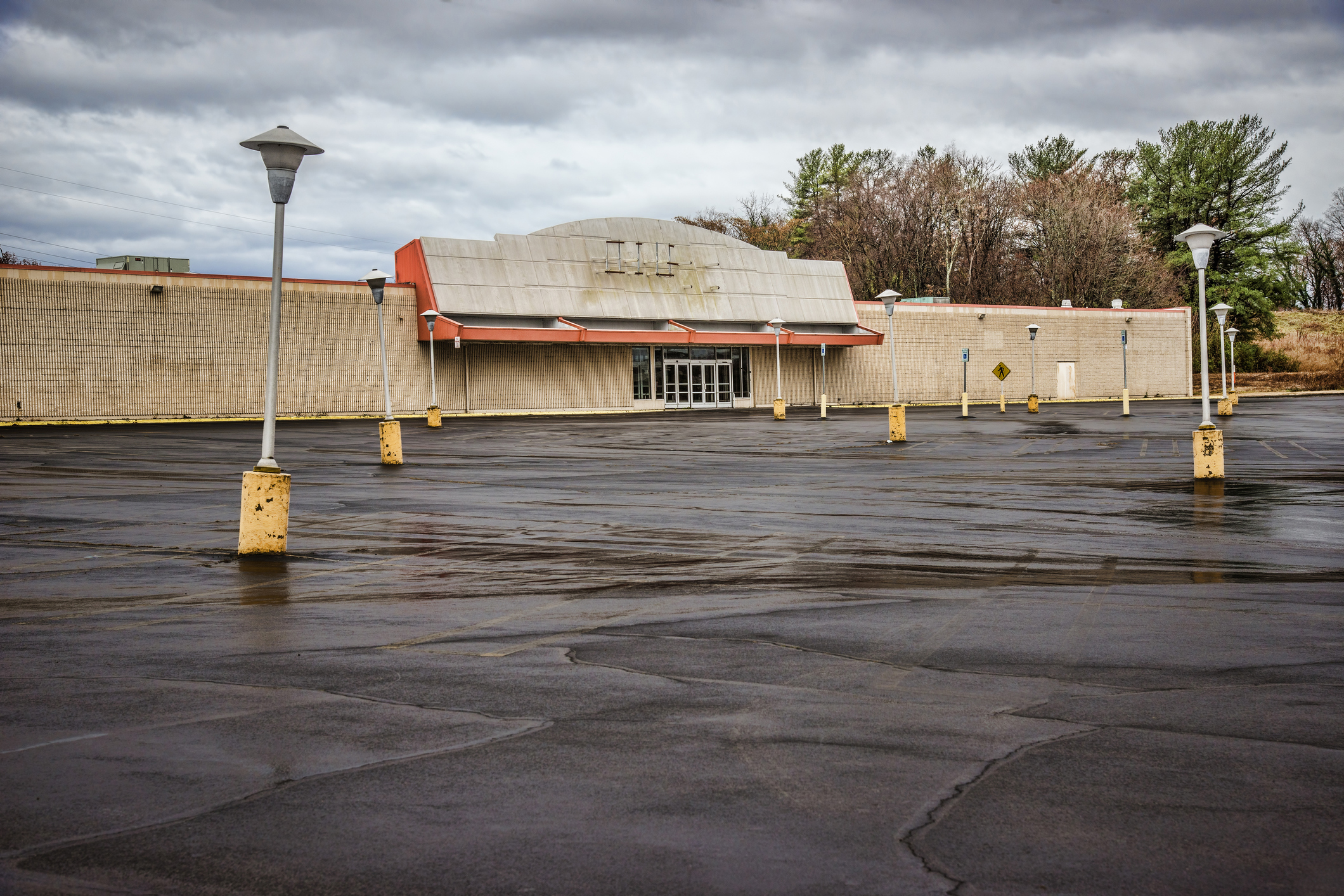 abandoned store mall sears getty