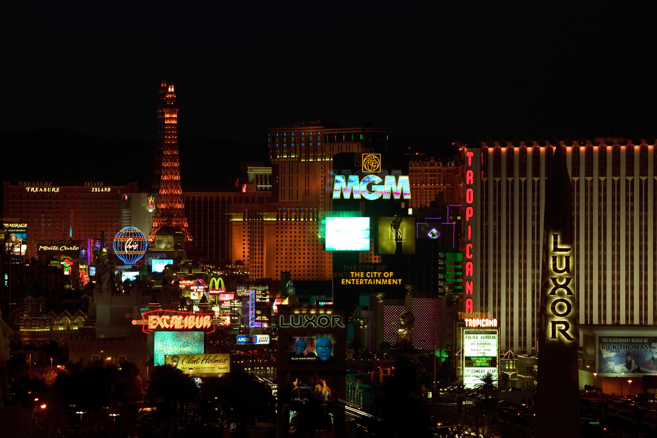 Buildings along the Las Vegas strip at night.