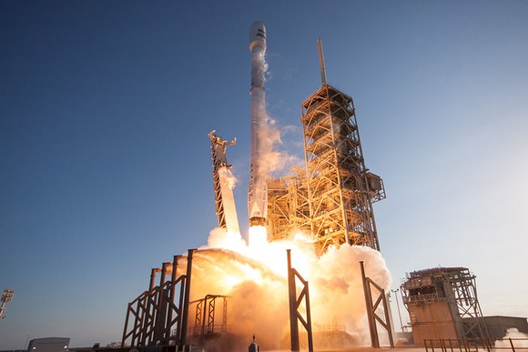 Falcon 9 rocket lifting off 