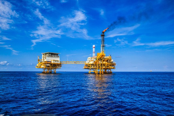 An oil rig in the ocean