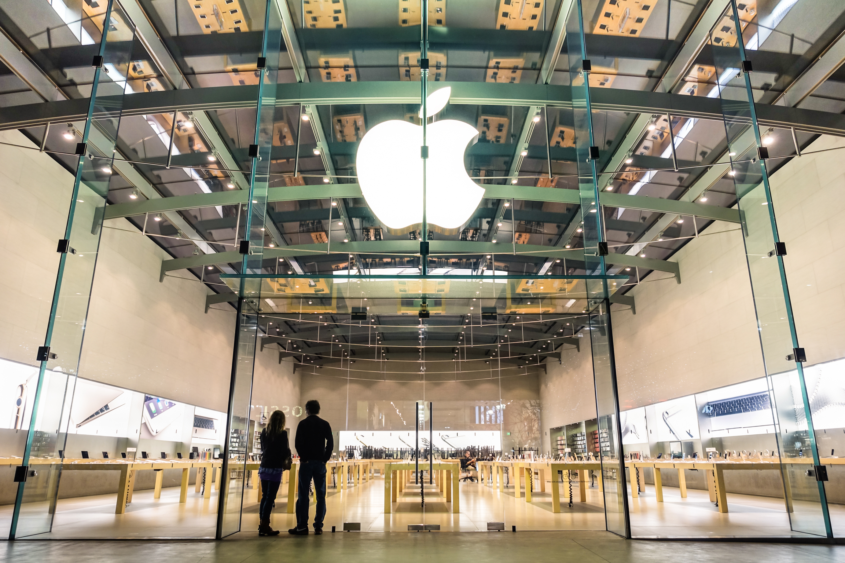 Picture of an Apple Store