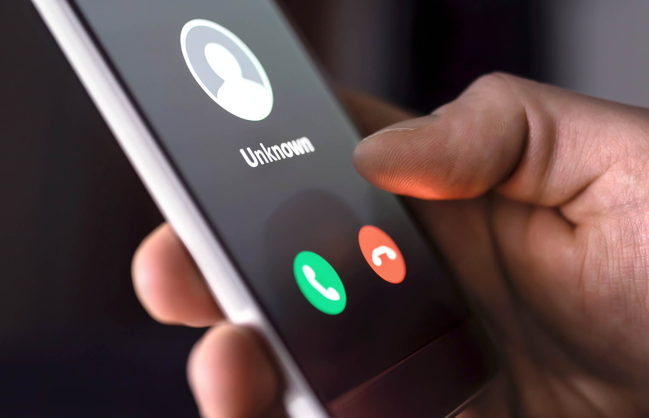 Cellphone reports a call from an unknown caller