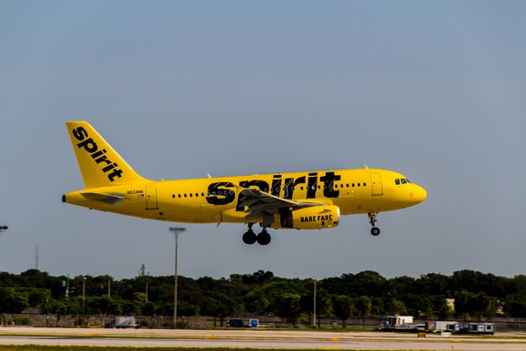 A Spirit A319 coming in for a landing.