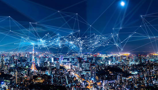 Illustration of Verizon wireless 5G network coverage over a metropolitan area.
