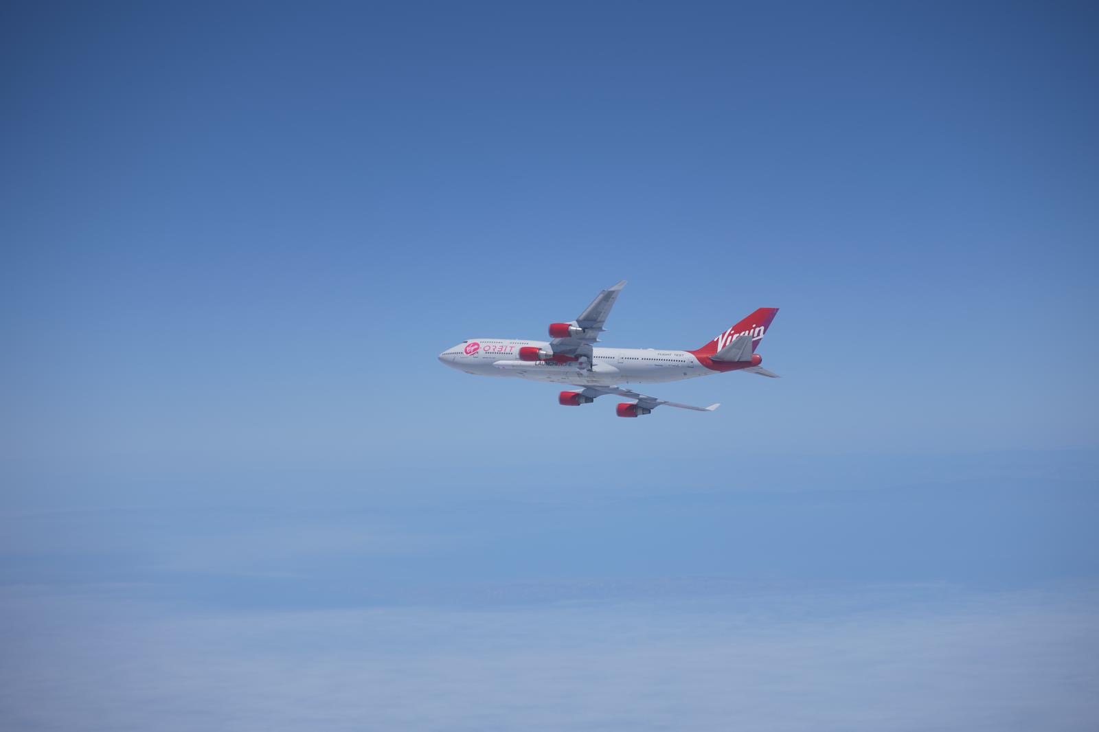 Cosmic Girl carrying LauncherOne on Virgin Orbit's May 25 maiden launch attempt