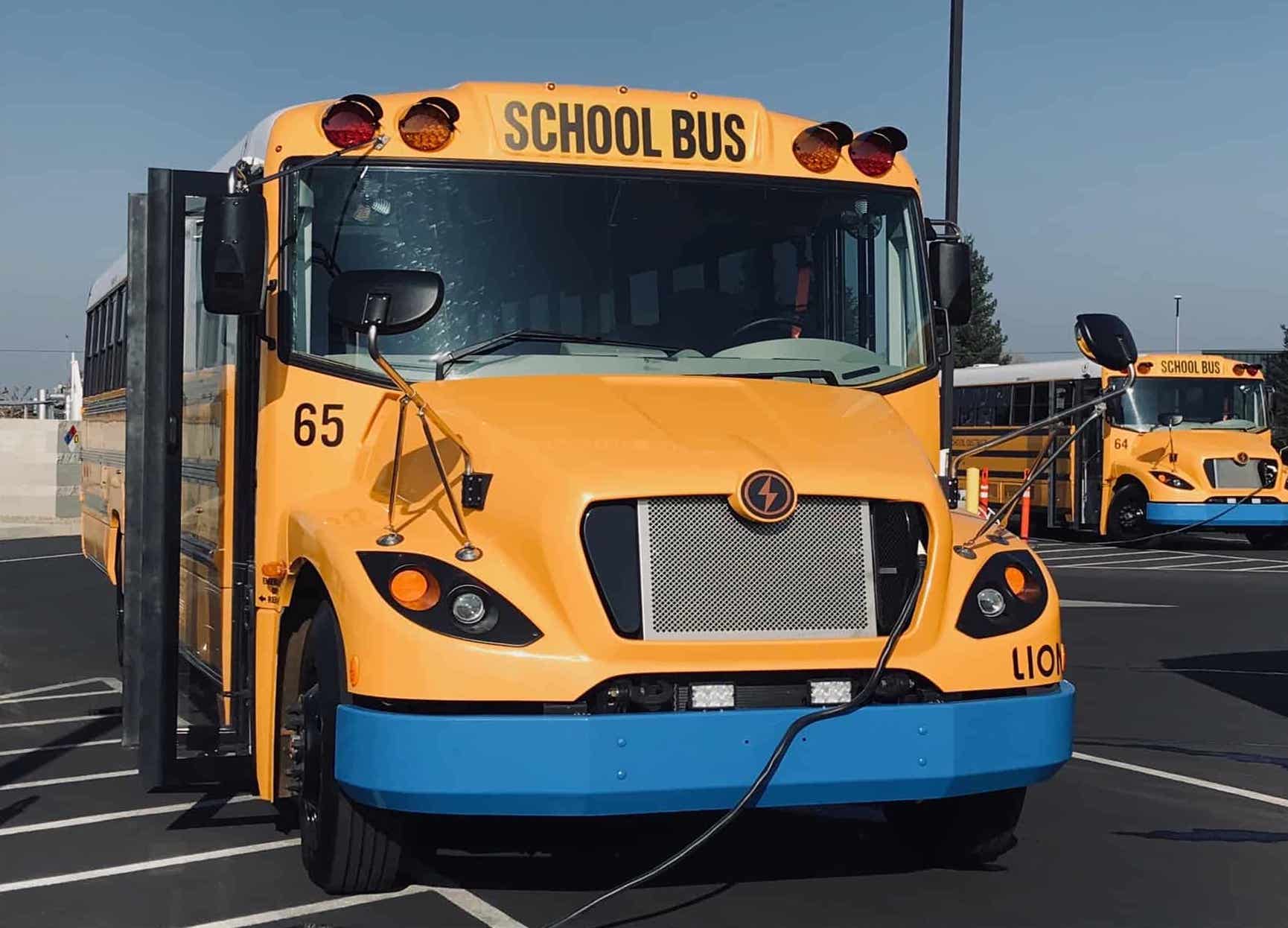 LionC-AllElectric-Bus