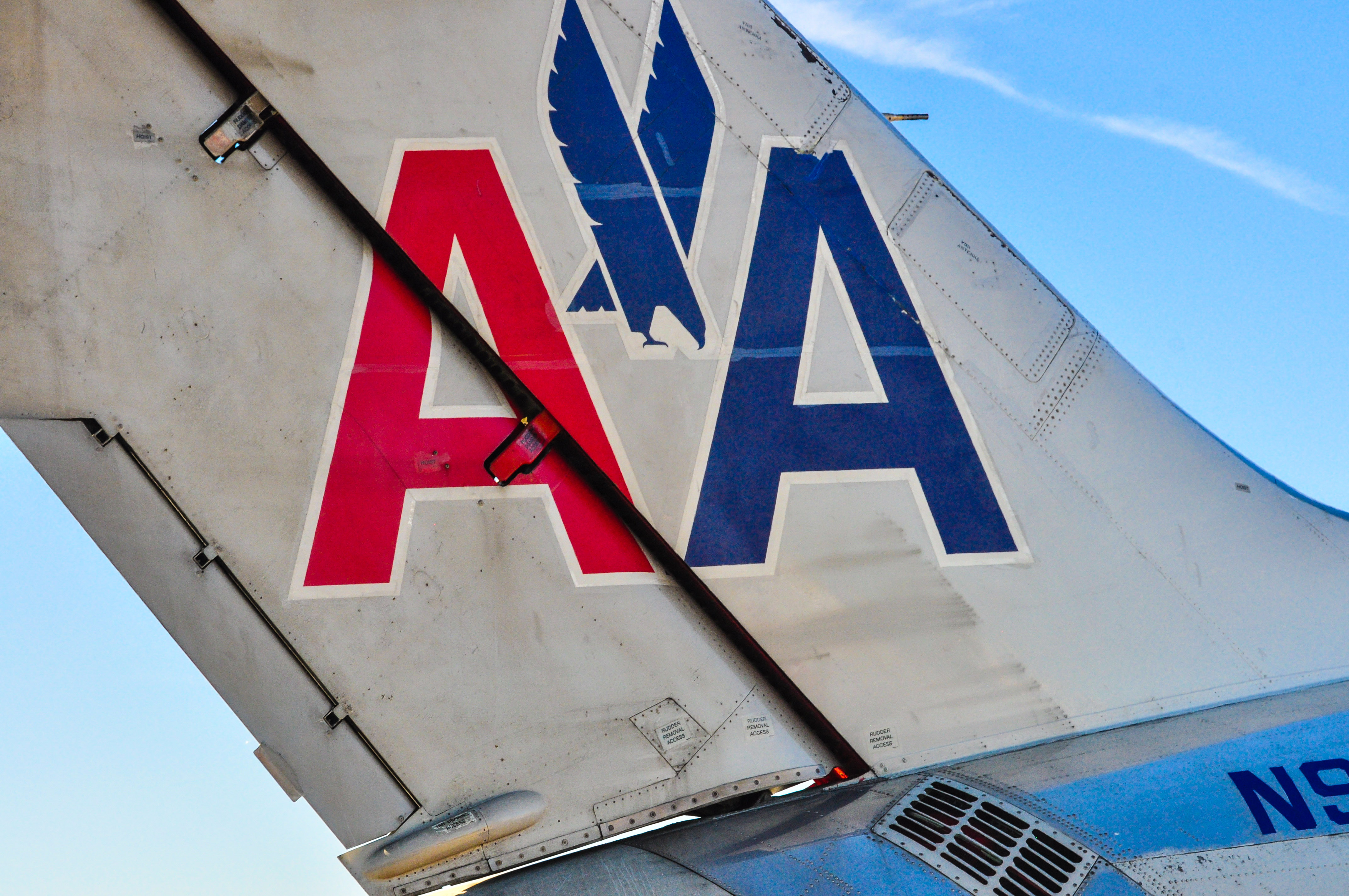 An American Airlines tail of a Super 80.