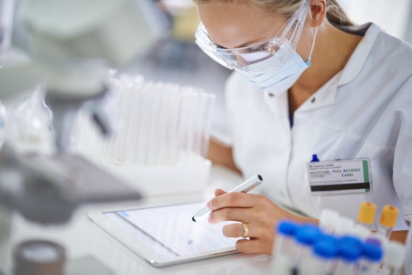 A researcher works in a laboratory.