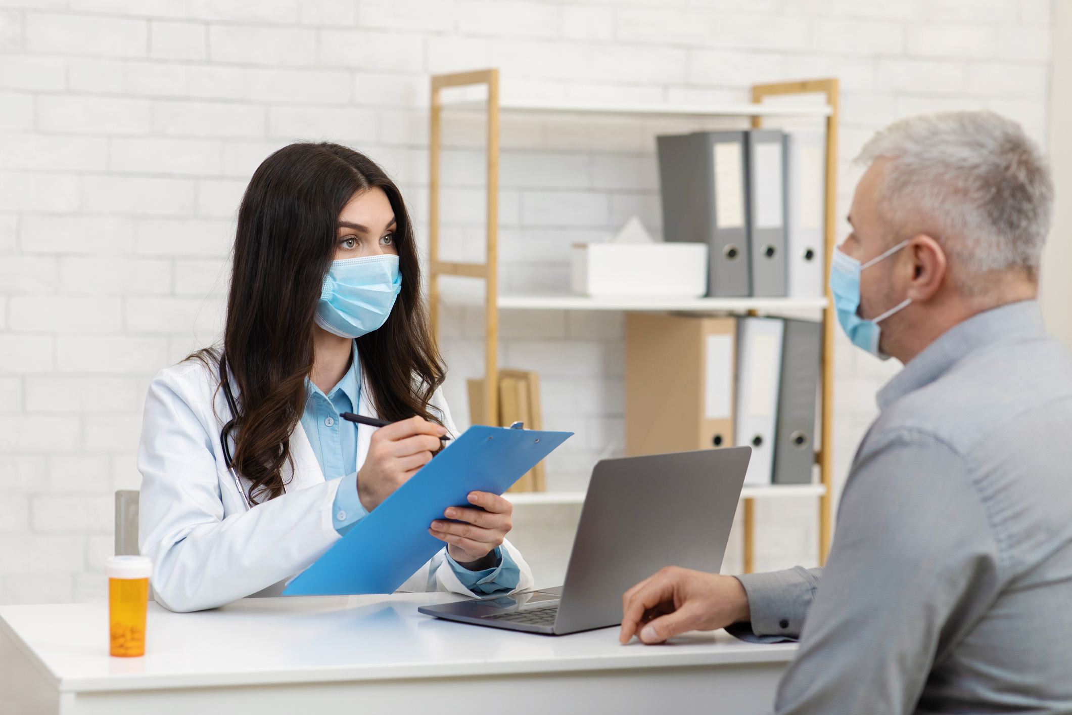 2 Top Healthcare Stocks to Buy Right Now - Vimarsana News