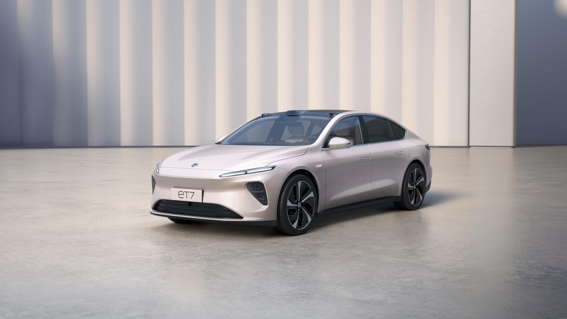 Light-colored Nio ET7 sedan.