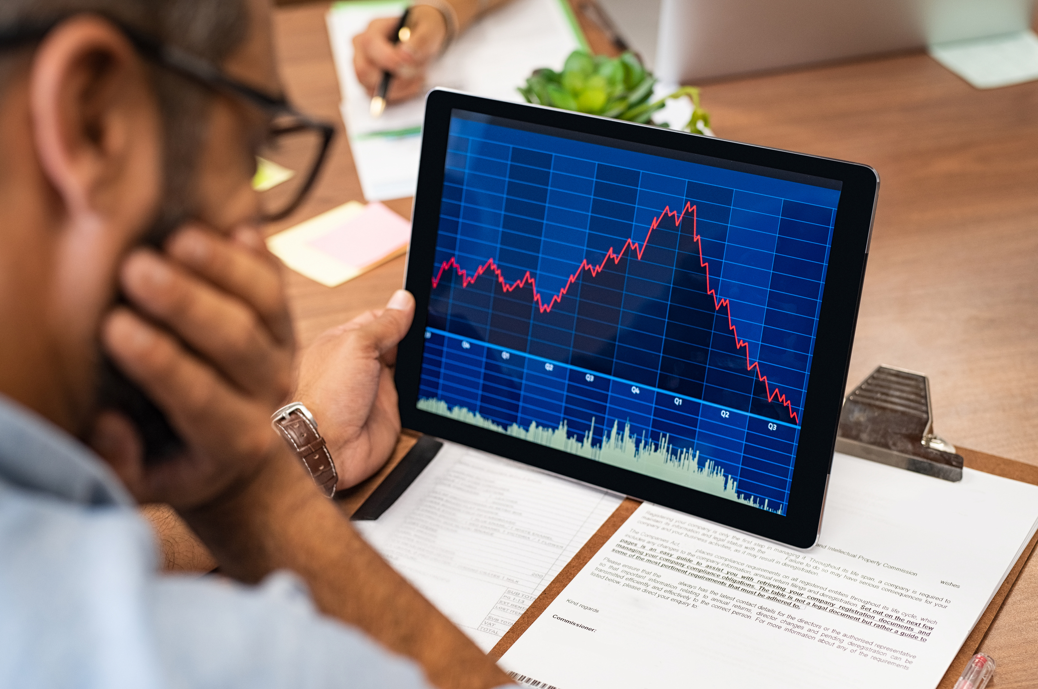 Stock Chart Crash Invest Broker Tablet Crypto Plunge Bubble Getty