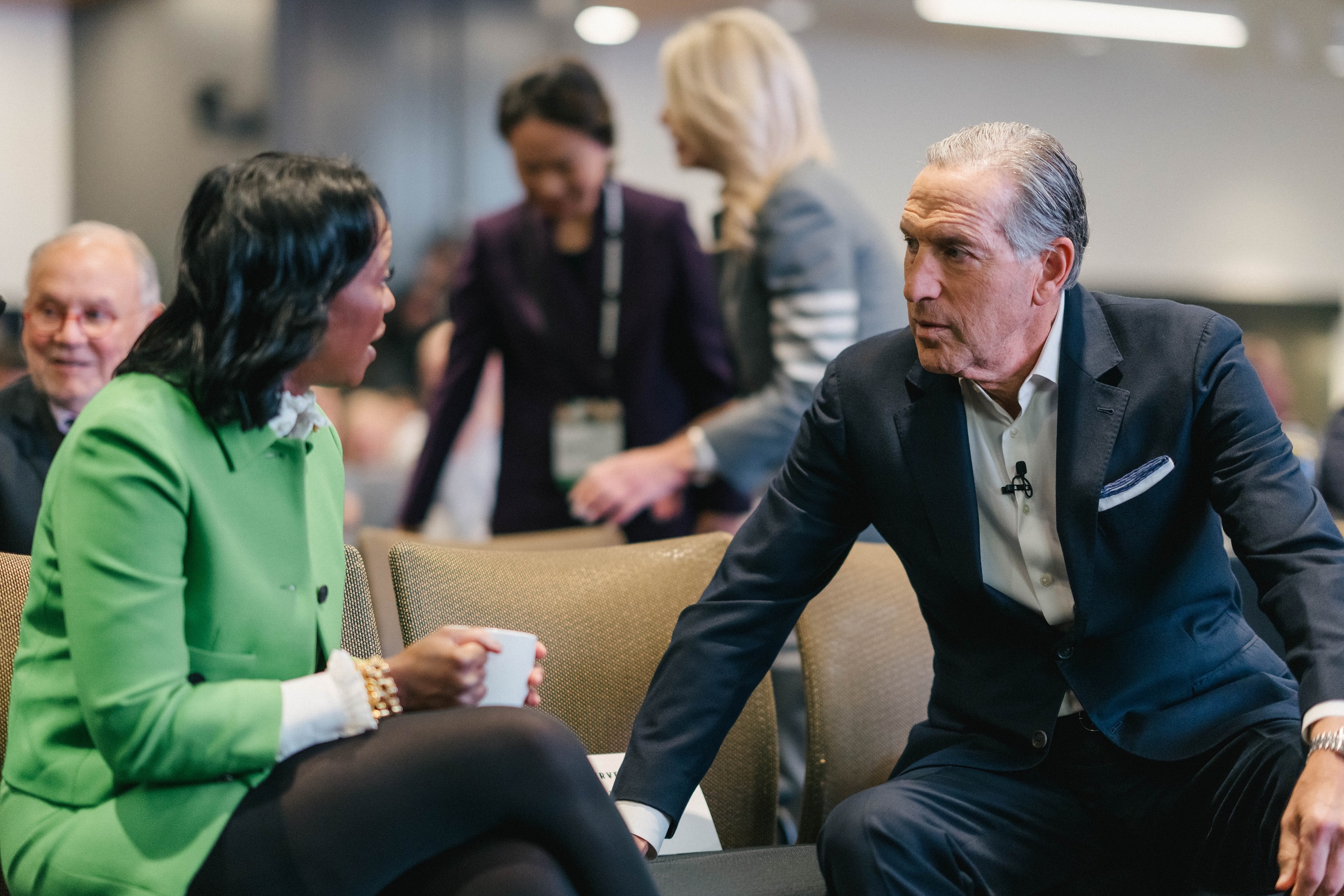 Starbucks- howard schultz