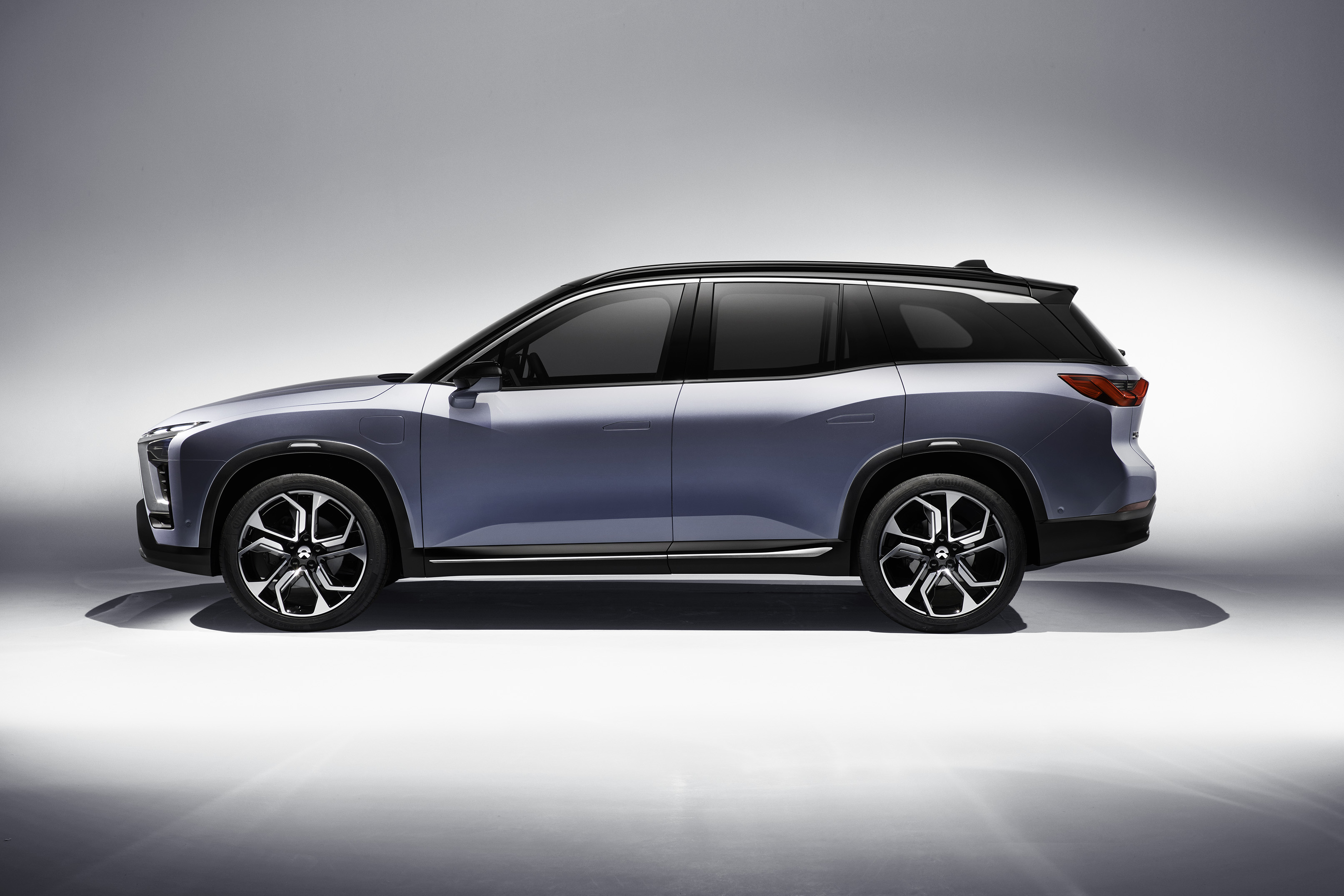 A blue SUV.
