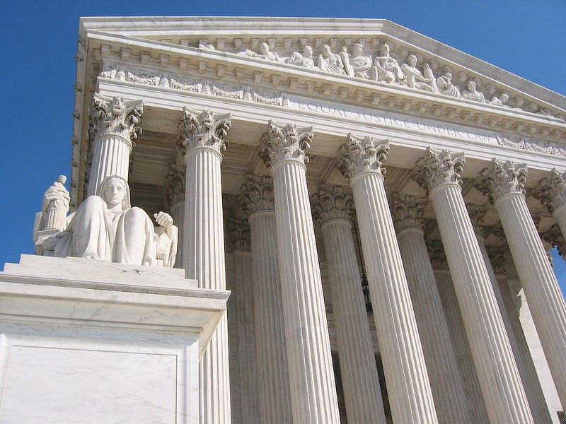 Twitter, Google Stand Trial in Marquee SCOTUS Cases - Vimarsana News