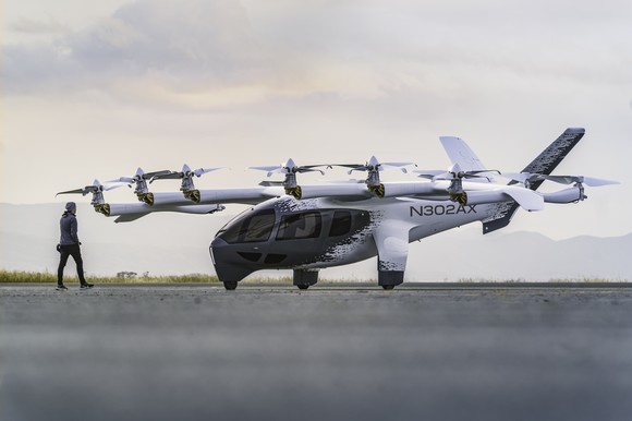 An image of Archer Aviation's flagship Midnight aircraft on a tarmac.
