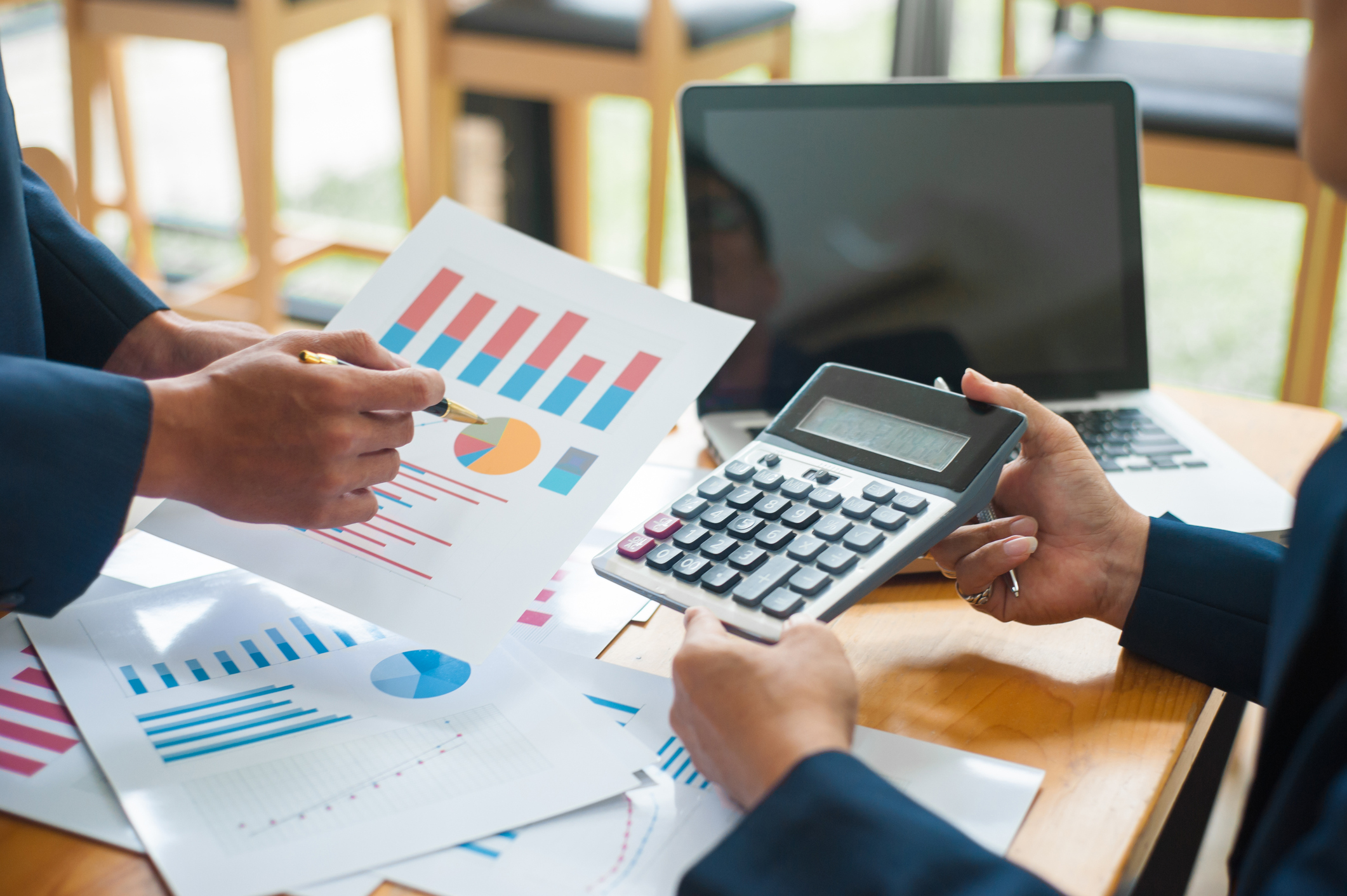 Better Dividend Stock: AGNC Investment vs. Federal Realty