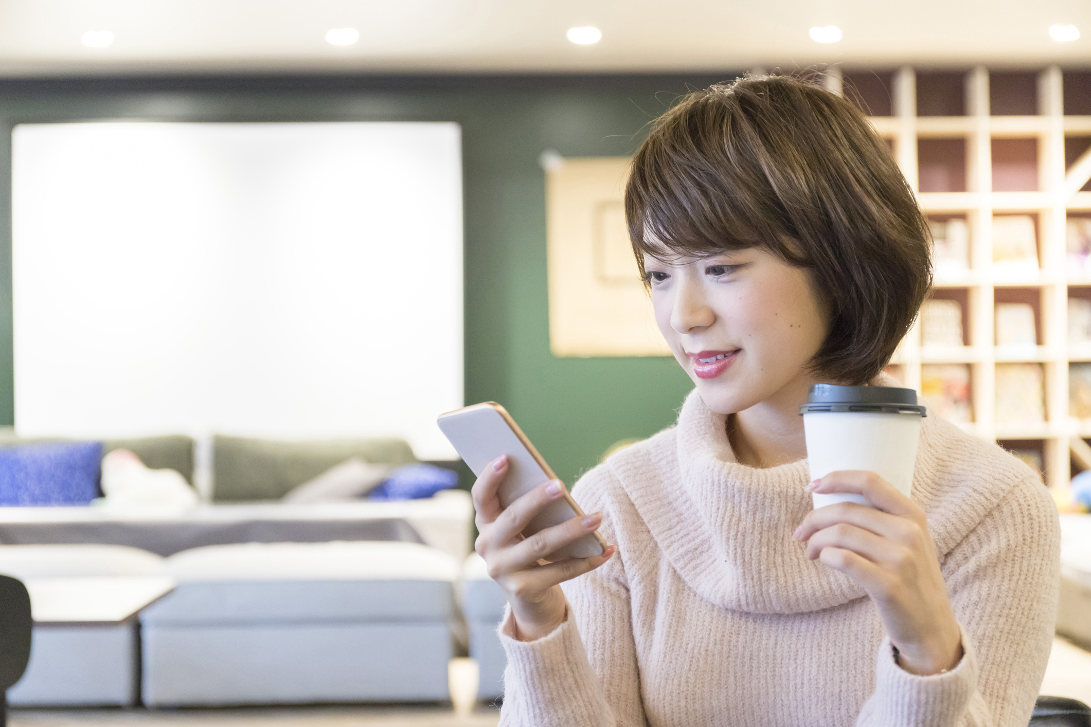 Person using a smarphone.