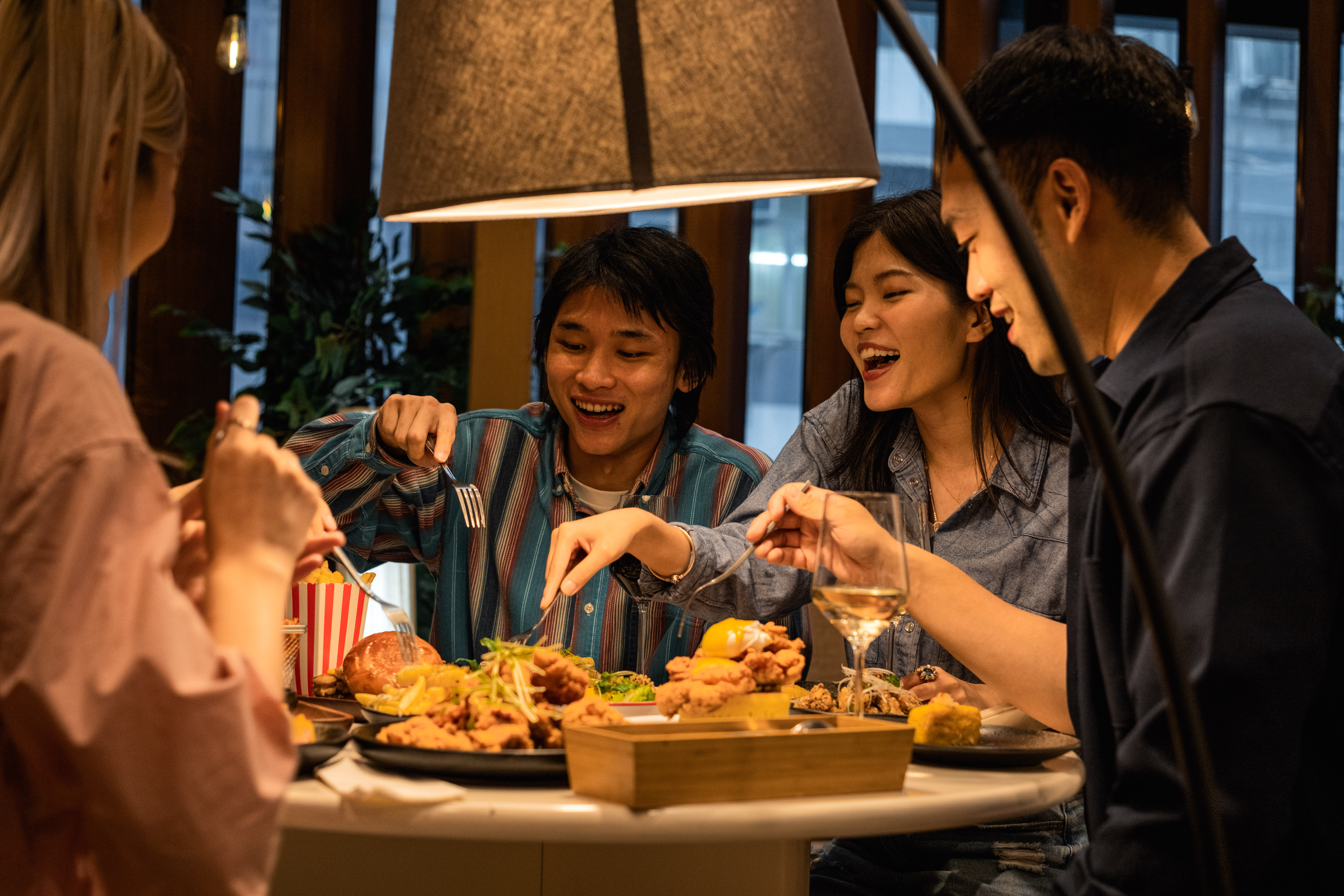 Why Bloomin' Brands Stock Continues to Nosedive