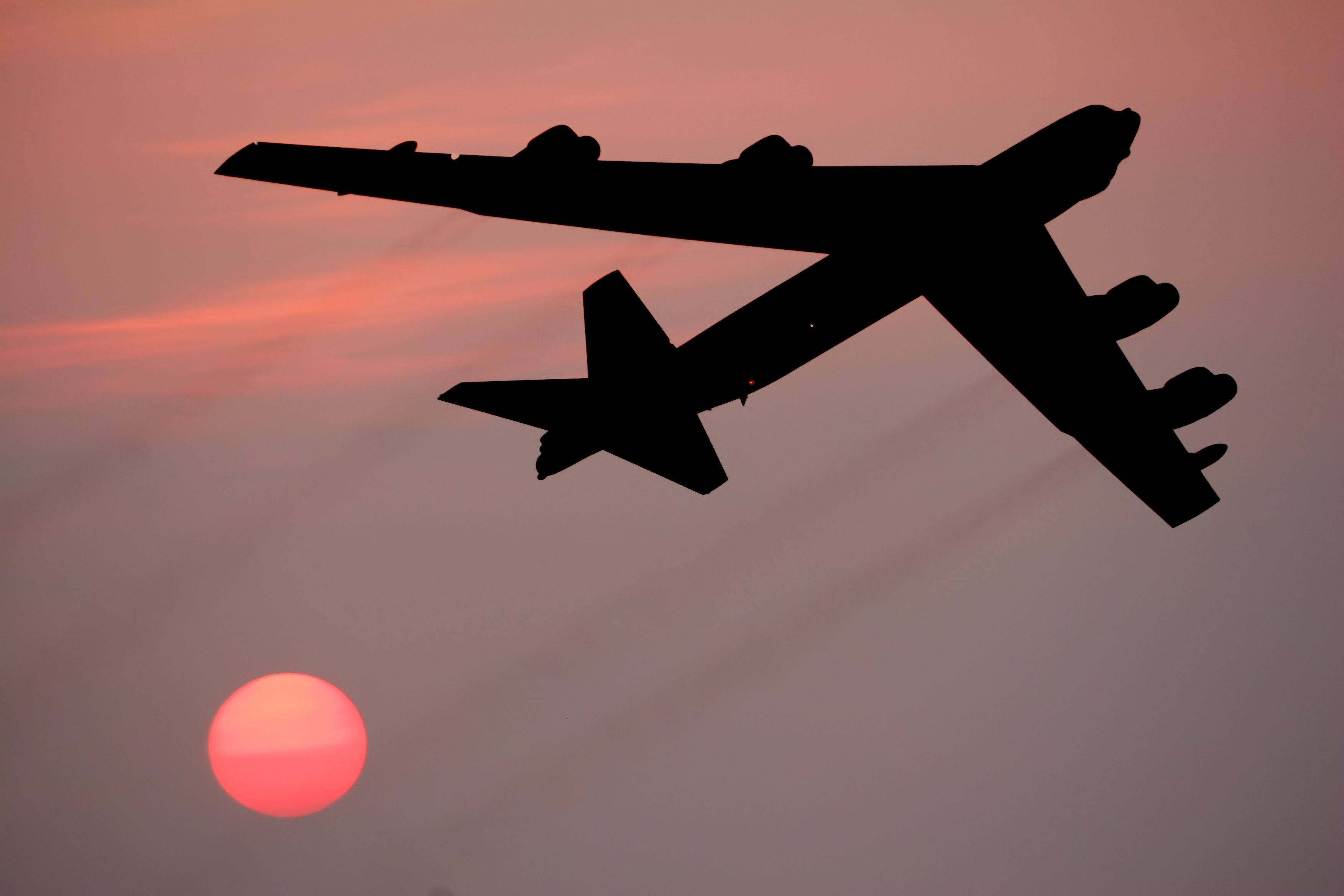 fool.com - Emma Newbery - The Strait of Hormuz Is Open: Time to Buy Airline Stocks?