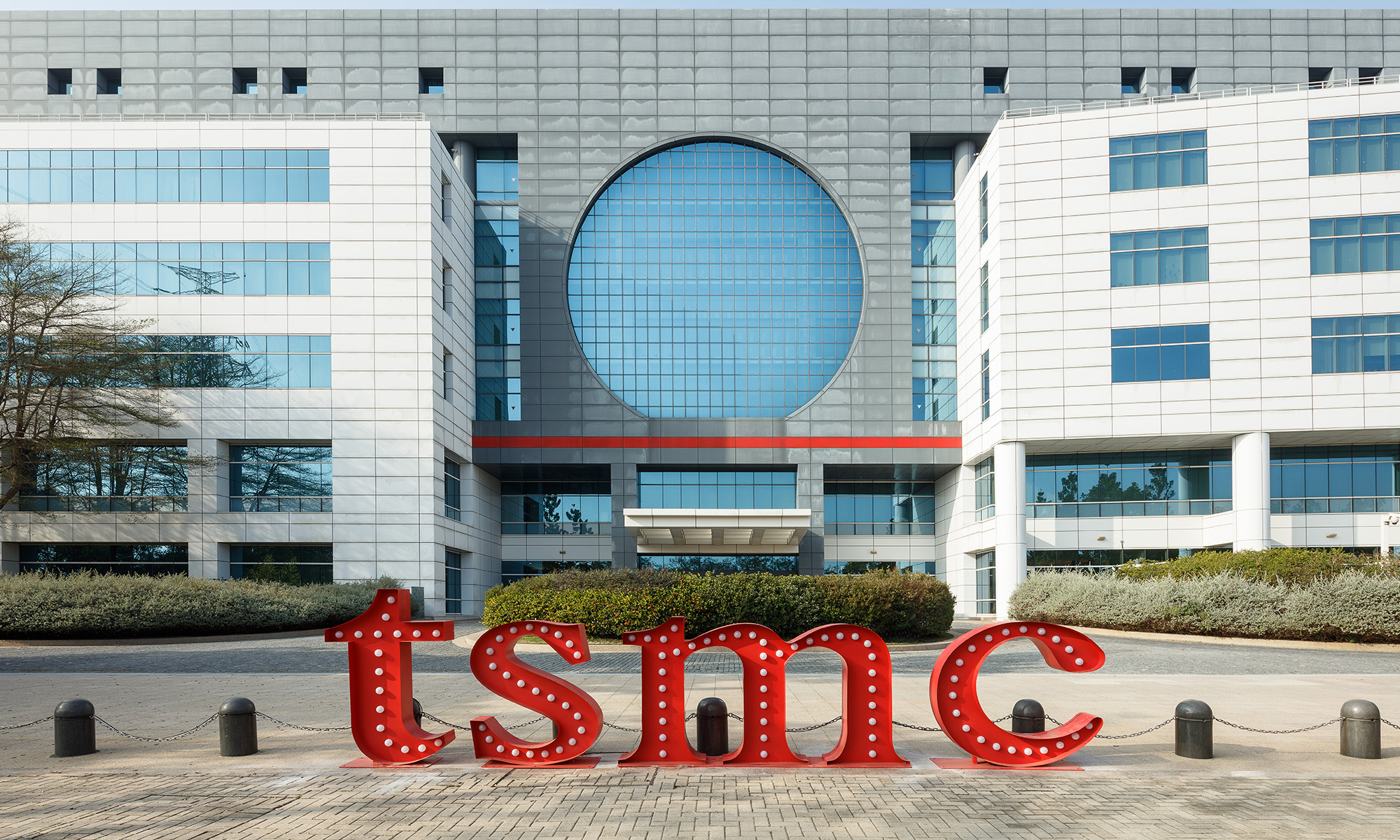 fool.com - Keithen Drury - Taiwan Semiconductor Manufacturing Just Showed the Artificial Intelligence (AI) Build-Out Is Alive and Well With This Jaw-Dropping Announcement