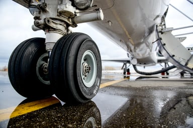 ERJ landing gear GettyImages-511221116