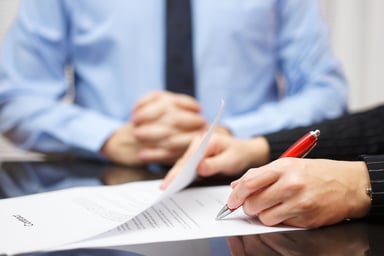 signing a document_GettyImages-522867260